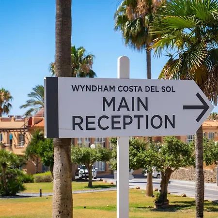 Modern Beachside Flat In Wyndham Costa Del Sol *