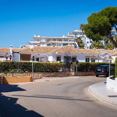 Modern Beachside Flat In Wyndham Costa Del Sol *