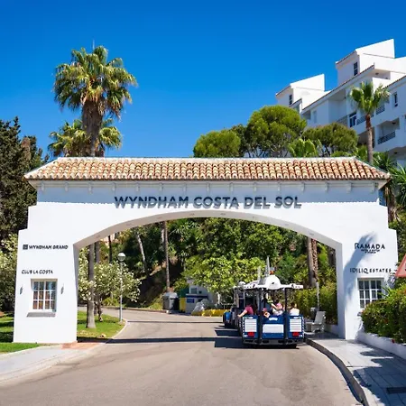 Modern Beachside Flat In Wyndham Costa Del Sol Malaga